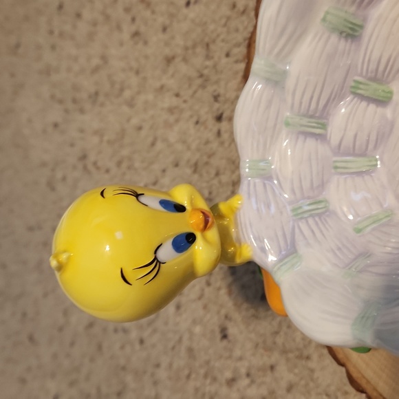 Warner Brothers Tweety Bird Easter Candy Dish 1998 - Picture 3 of 7